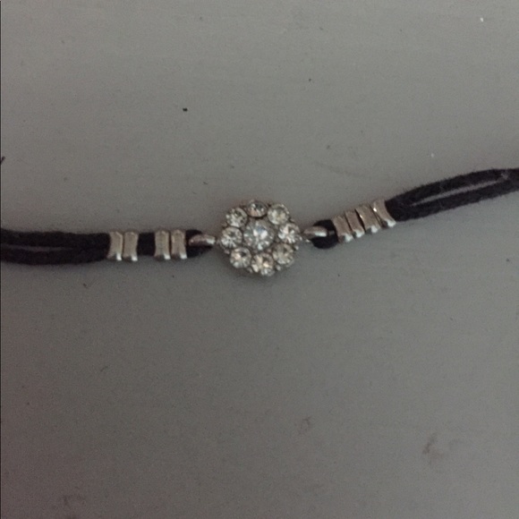 Choker - Picture 2 of 3